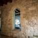 Saliamo quindi al primo piano servendoci di una rampa di scale, per ritrovarci davanti a quello che rappresentava il muro esterno della chiesa